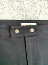 Load image into Gallery viewer, Orvis Pants Womens Large (34x24.5) Black Flat Front Tapered Capri Casual Ladies
