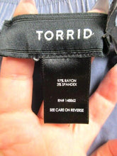 Load image into Gallery viewer, Torrid Pants Womens 2 (34x24) Blue Jogger Cargo Capri Lightweight Rayon Spandex