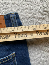 Load image into Gallery viewer, Lucky Brand Jeans Womens 12/31 (34x27) Blue Regular Fit Whiskered Tapered Denim