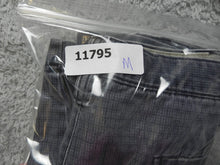 Load image into Gallery viewer, IZOD Shorts Adult 40 Cargo Pockets Outdoor Utility Baggy Workwear 10 Inseam Mens