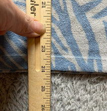 Load image into Gallery viewer, C&C California Sweater Womens Large Zebra Stripes V-Neck Spandex Stretch Ladies