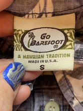 Load image into Gallery viewer, Go Barefoot Shirt Adult Small Gray AOP Hawaiian Tropical Aloha Button Up Mens