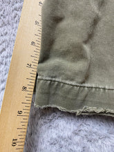 Load image into Gallery viewer, VTG Abercrombie & Fitch Shorts Adult 33 Army Green Cargo Outdoor Utility Mens