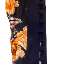 Load image into Gallery viewer, Betsey Johnson Leggings Womens Medium Floral Capri Cutout Athleisure Athletic