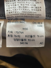 Load image into Gallery viewer, Levis Shorts Adult 30x9 Stone Gray Cargo Pockets Outdoor Workwear Baggy Mens