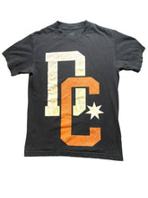 Load image into Gallery viewer, DC Shirt Adult Small Black Big Logo Spell Out Streetwear Skater Casual Mens