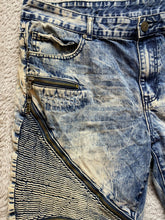 Load image into Gallery viewer, D-Lux Denim Shorts Adult 38 Zip Pockets Thrashed Acid Wash Bermuda Jeans Mens