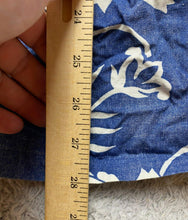 Load image into Gallery viewer, Cooke Street Shirt Adult Large Blue White AOP Flower Honolulu Hawaiian Aloha Men