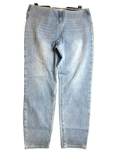 Load image into Gallery viewer, Soft Surroundings Jeans Women Extra Large (37x26) Blue Jegging Whiskered Pull On