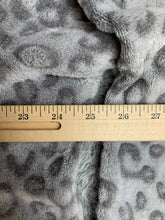 Load image into Gallery viewer, Zenergy By Chicos Sweatshirt Women 3 Gray Leopard Oversized Sherpa Fleece Hoodie