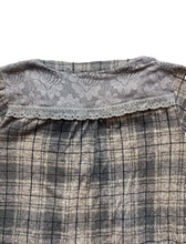 Load image into Gallery viewer, Cocomo Shirt Womens 2X Gray Plaid Lace Trim Boho Spandex Contrast Plus Ladies