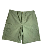 Load image into Gallery viewer, Propper Shorts Adult Medium 36x10 Green Cargo Pockets Ripstop Outdoor Mens