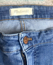 Load image into Gallery viewer, Madewell Jeans Womens 37x27 Blue Mid Rise Skinny Whiskered Tapered Denim Ladies