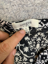 Load image into Gallery viewer, Umgee USA Shirt Womens Small Black White Tunic Lagenlook Geometric Blouse Ladies