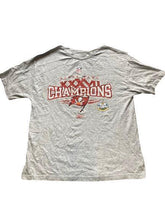 Load image into Gallery viewer, Tampa Bay Buccaneers Shirt Adult Extra Large NFL Football Champions Super Bowl