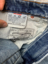 Load image into Gallery viewer, VTG Levis 501 Jeans Adult 32x32 Blue Flat Front Straight Leg USA Y2K Denim Mens