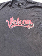 Load image into Gallery viewer, Volcom Shirt Adult Medium Black Script Logo Crewneck Streetwear Skateboard Mens