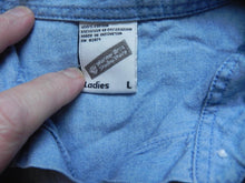 Load image into Gallery viewer, VTG Looney Tunes Shirt Womens Large WB Taz Ice Skating Button Up Embroidered