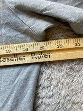 Load image into Gallery viewer, Under Armour Shirt Adult Medium Gray USA Freedom Flag Streetwear Pullover Mens