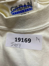 Load image into Gallery viewer, VTG Stars On Ice Shirt Adult Extra Large Ivory 2001 Signature Streetwear Mens