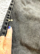 Load image into Gallery viewer, VTG Levis 505 Jeans Adult 36x30 Black Fade Straight Leg Baggy Denim 90s Mens