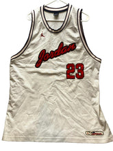 Load image into Gallery viewer, Michael Jordan Jersey Adult 2XL White Basketball NBA #23 Stitch Patch RARE Mens
