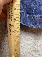 Load image into Gallery viewer, Cabelas Jeans Womens 16R (36x20) Blue Denim Capri Cropped Casuals 5 Pockets