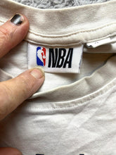 Load image into Gallery viewer, Chicago Bulls Shirt Adult Large White NBA Basketball Spellout Sportswear Mens