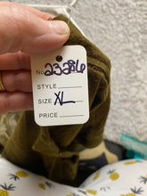 Load image into Gallery viewer, Quiksilver Shirt Adult Extra Large Green Spell Out Logo Sleeveless Beach Mens