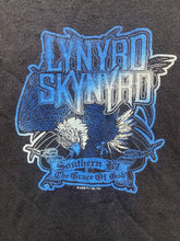 Load image into Gallery viewer, VTG Lynyrd Skynyrd Shirt Adult Medium Black Skull 8 Balls Rock Eagle Y2K Mens