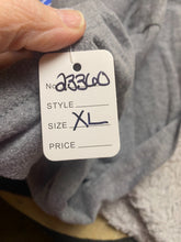 Load image into Gallery viewer, Tampa Bay Lightning Shirt Adult Extra Large NHL Hockey Spell Out Logo Mens