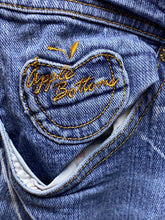Load image into Gallery viewer, Apple Bottoms Jeans Women 9/10 (33x32) Vintage Y2K Stretch Medium Wash Straight