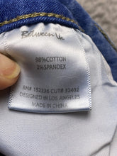 Load image into Gallery viewer, Between Us Jeans Women 14 (32x26) DISTRESSED Stretch Medium Wash Straight Leg