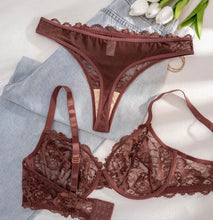 Load image into Gallery viewer, Women's Solid Color Lace Underwire Plus Size Bra Set