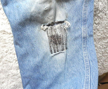 Load image into Gallery viewer, Carhartt Jeans Adult 34x32 Grunge Distressed Carpenter Denim Pants Thrashed Mens
