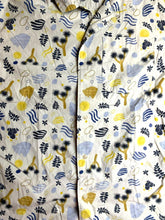 Load image into Gallery viewer, Mountain Hardwear Shirt Adult Medium Cream Tan Button Up Tropical Indie Mens
