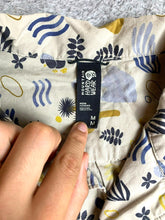 Load image into Gallery viewer, Mountain Hardwear Shirt Adult Medium Cream Tan Button Up Tropical Indie Mens
