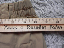 Load image into Gallery viewer, LL Bean Pants Womens Extra Large Capri Cropped Tropicwear Outdoor Hiking Ladies
