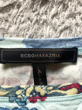 Load image into Gallery viewer, BCBGMaxazria Dress Womens Medium Allover Print Flower Floral Rayon Casual Ladies
