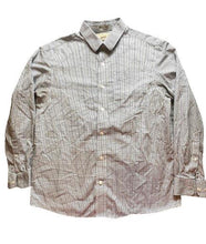 Load image into Gallery viewer, Duluth Trading Co Shirt Adult Medium Navy Gray Wrinkle Fighter Untucked Mens
