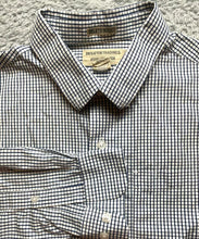 Load image into Gallery viewer, Duluth Trading Co Shirt Adult Medium Navy Gray Wrinkle Fighter Untucked Mens
