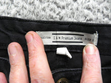 Load image into Gallery viewer, I&amp;M Premium Jeans Womens 9 (31x27) Mid Rise Ankle Zip Pockets Tapered Denim Lady
