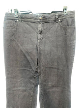 Load image into Gallery viewer, Chicos Jeans Womens 39x29 Black Denim Zip Fly Straight Leg 2.5 Short Platinum
