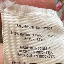 Load image into Gallery viewer, Maeve Anthropologie Shirt Womens 0 Sleeveless Button Down Lipstick AOP Collar
