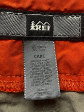 Load image into Gallery viewer, REI Pants Womens 12 (34.4x15.5) Khaki Cargo Capri Outdoor Hiking Nylon Ladies
