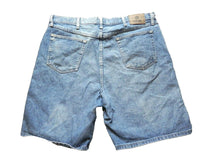 Load image into Gallery viewer, Wrangler Shorts Adult 40 Regular Fit 5 Pocket Denim Jean Bermuda Rugged Wear Men
