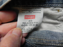 Load image into Gallery viewer, Wrangler Shorts Adult 40 Regular Fit 5 Pocket Denim Jean Bermuda Rugged Wear Men
