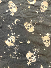 Load image into Gallery viewer, Torrid Dress Womens 1 1X Black Challis AOP Skull Gothic Whimsigoth Zip Up Plus
