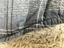 Load image into Gallery viewer, Voyager Shirt Adult Large Blue Gray Button Up Flap Pockets Flannel USA Mens
