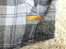 Load image into Gallery viewer, Voyager Shirt Adult Large Blue Gray Button Up Flap Pockets Flannel USA Mens
